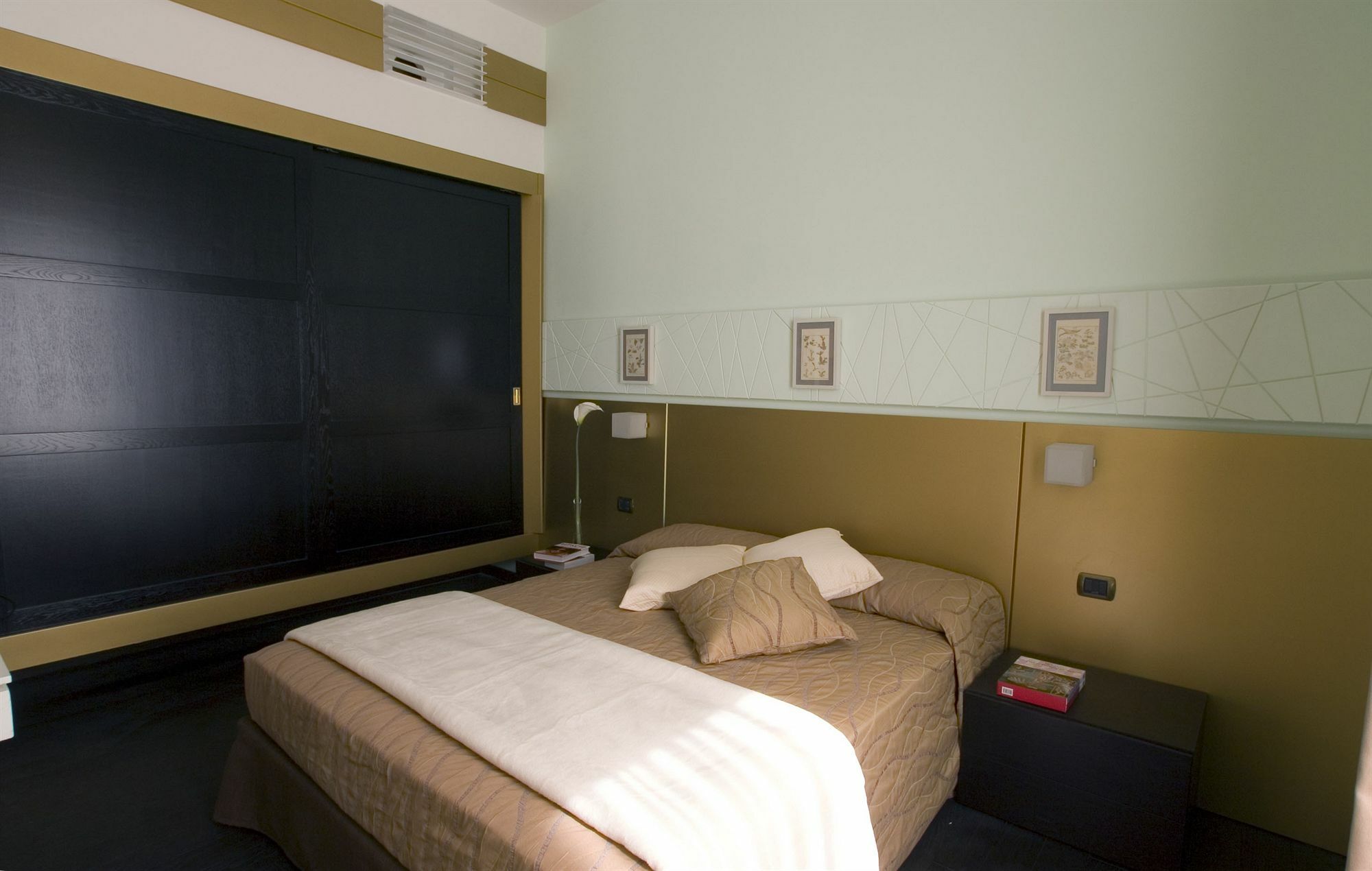 Ht Romeo Al Babuino Hotel Exterior photo